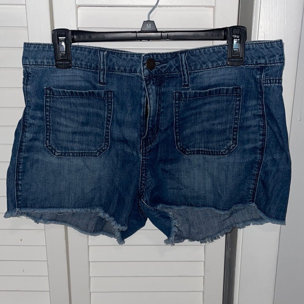 Treasure & Bond Denim jean shorts in size 28.